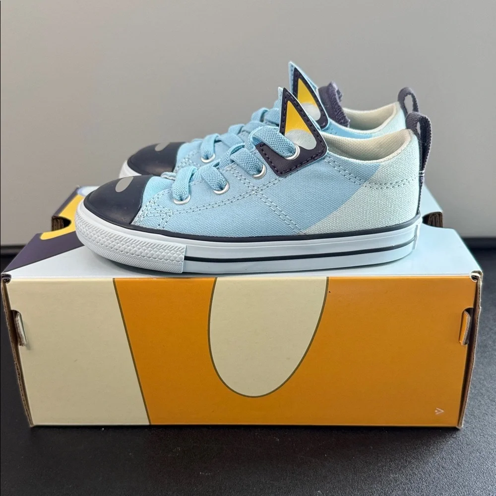 Converse Bluey Light Blue and Navy Low Top Sneakers Toddler Size 9 New NIB